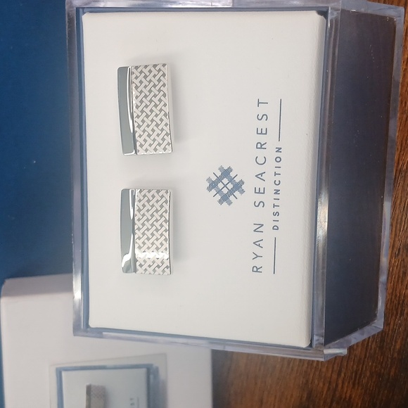 Ryan Seacrest Distinction Silver Cuff Links - Picture 1 of 7